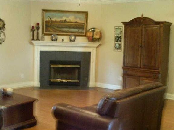 5th image of 306 Oxford Ct #C
