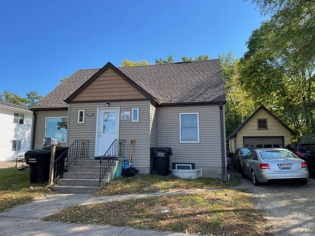 6 bed, 1900 sqft, $2,100 — Photo 1