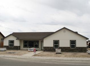 1017 6th St W, Filer, ID 83326