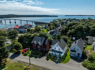 18 School St, Lubec, ME 04652