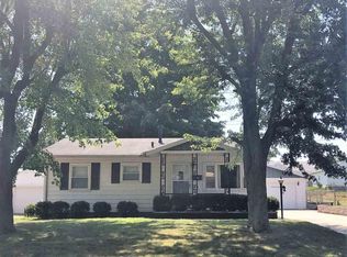 1604 Lamar Dr, Pekin, IL 61554