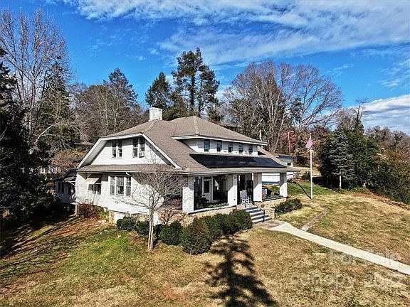 2nd image of 489 N Lakeshore Dr