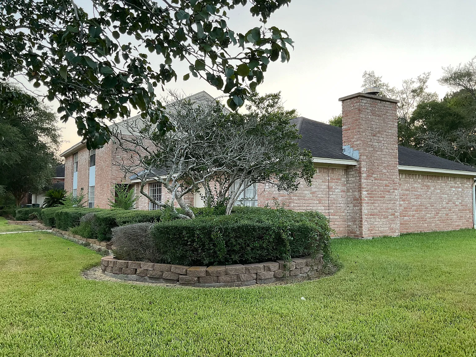 fully renovated Large 2 Bedroom and 2 Bath Apartment with 2 car garage and a privet fenced Back yard — Photo 1