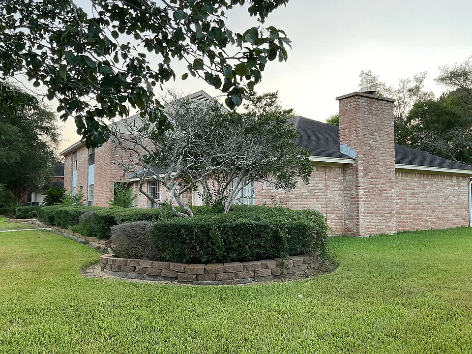 fully renovated Large 2 Bedroom and 2 Bath Apartment with 2 car garage and a privet fenced Back yard