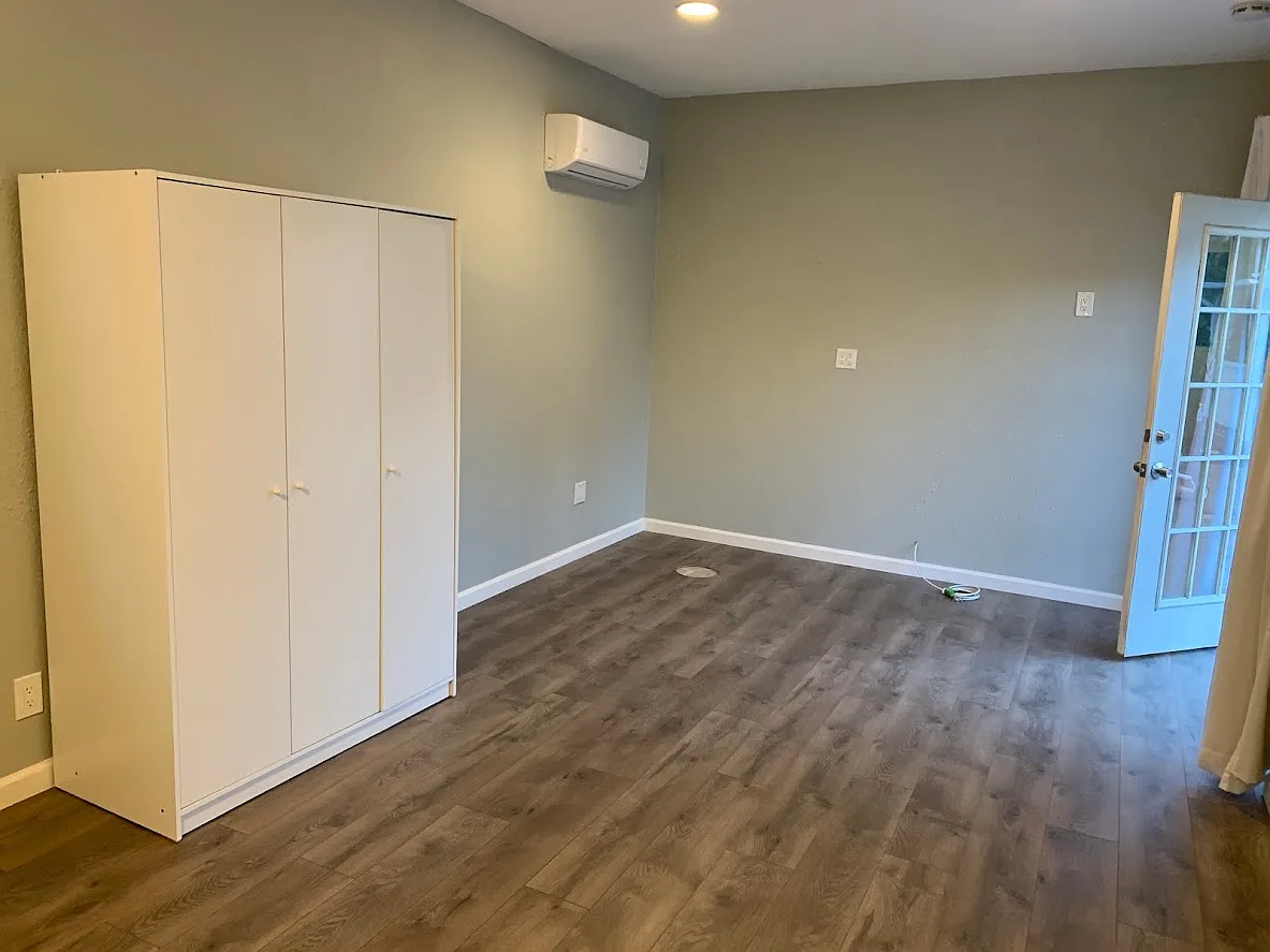 4 Benita Way — Photo 2