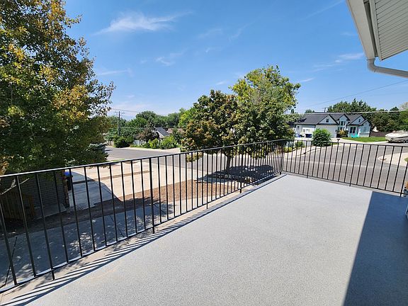 2nd image of 1800 E Gundersen Ln #4