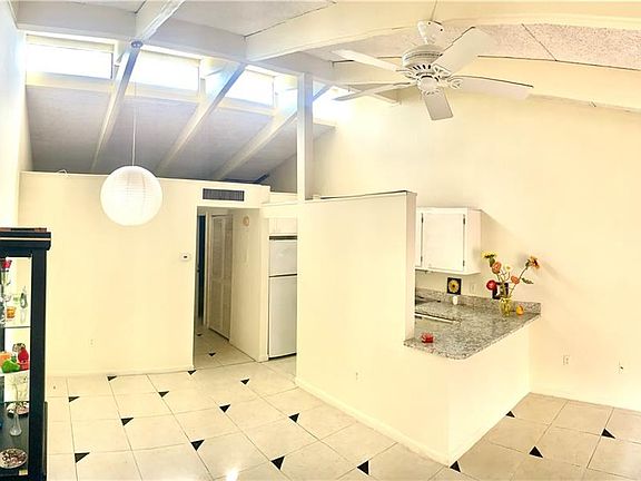 4th image of 500 N Jefferson Ave APT C3