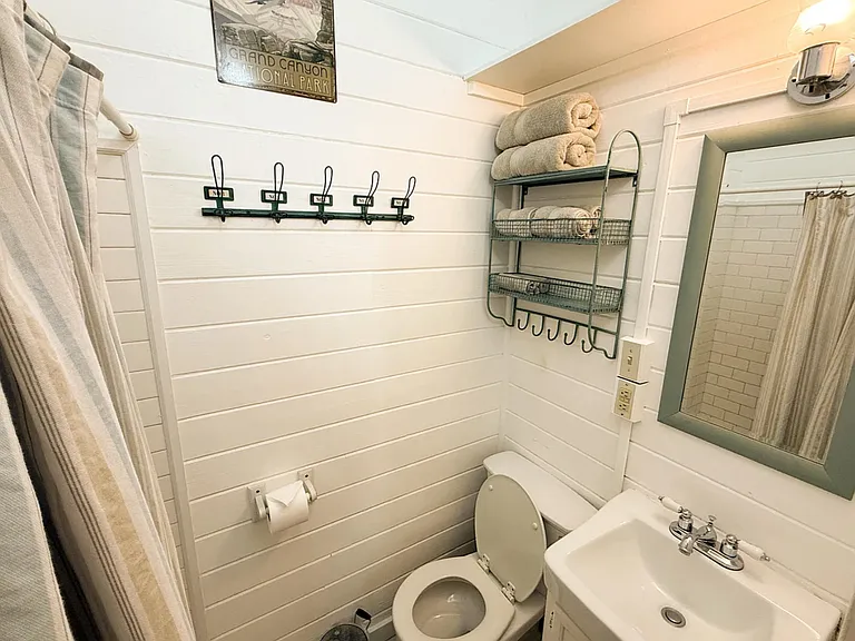 907 W Clay Ave #1 — Photo 44