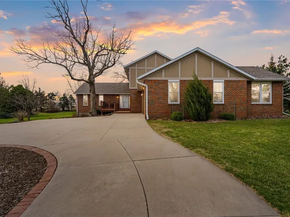 2447 Cimarron Dr, Marion, IA 52302