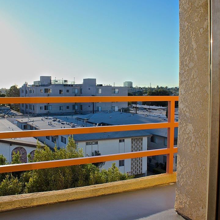 1st image of 3746 Mentone Ave APT 402