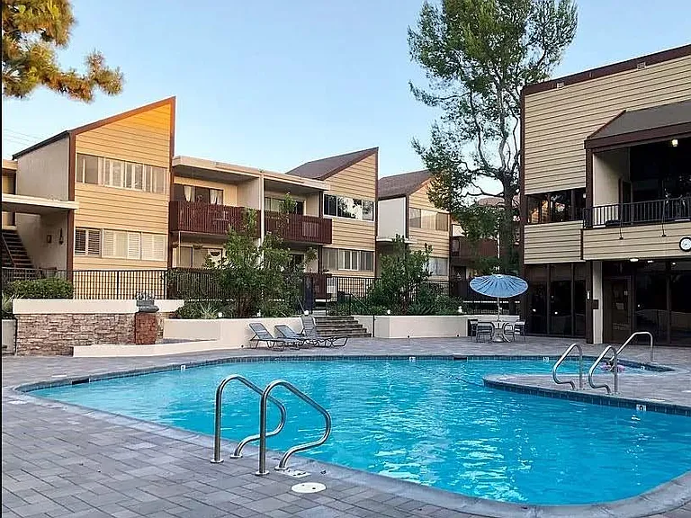 5900 Canterbury Dr #B213 — Photo 11