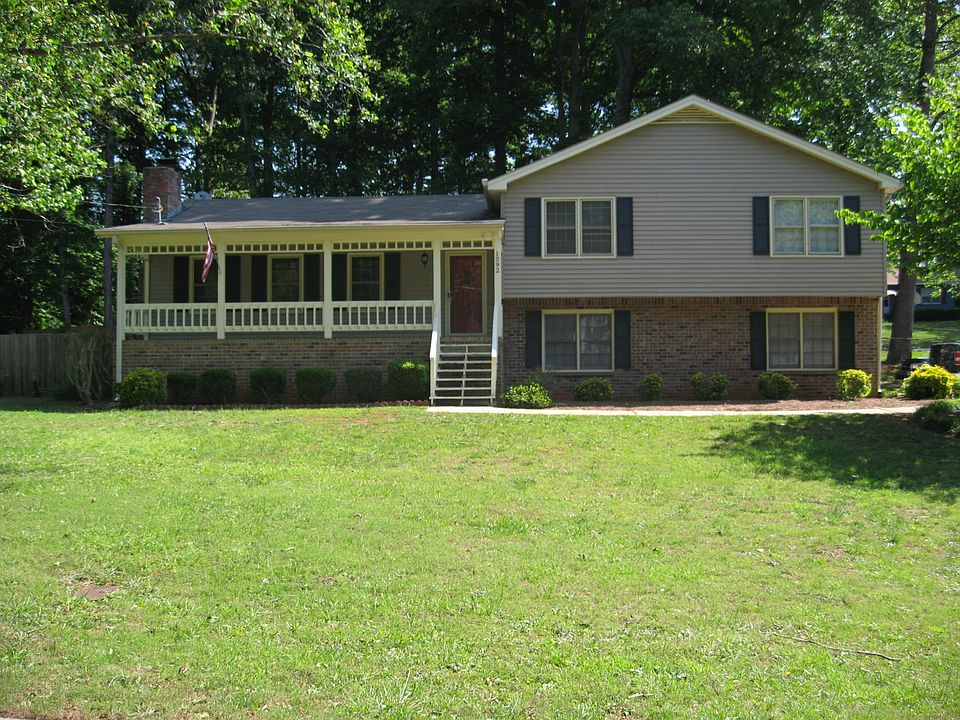 1st image of 1592 Bentwood Dr SW