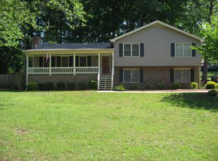 1592 Bentwood Dr SW, Lilburn, GA 30047