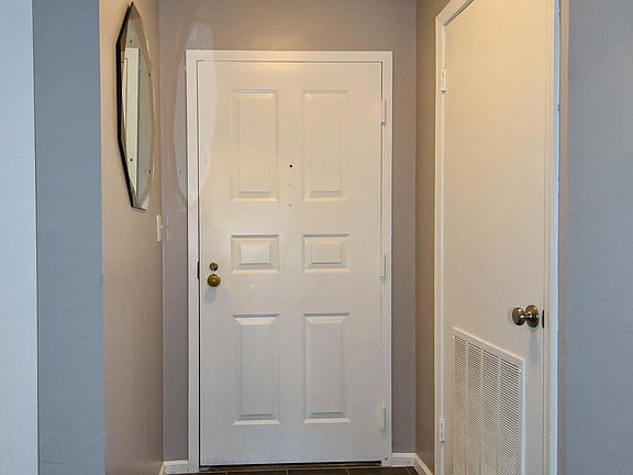 5th image of 2100 Lee Hwy APT 349