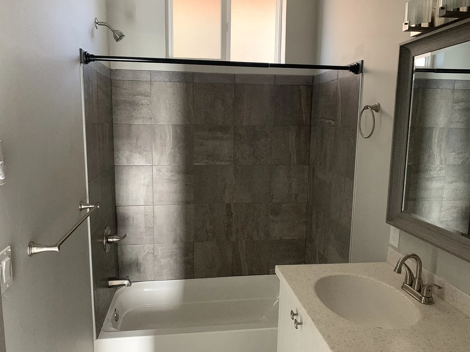3 bed, 1569 sqft, $4,950 — Photo 4
