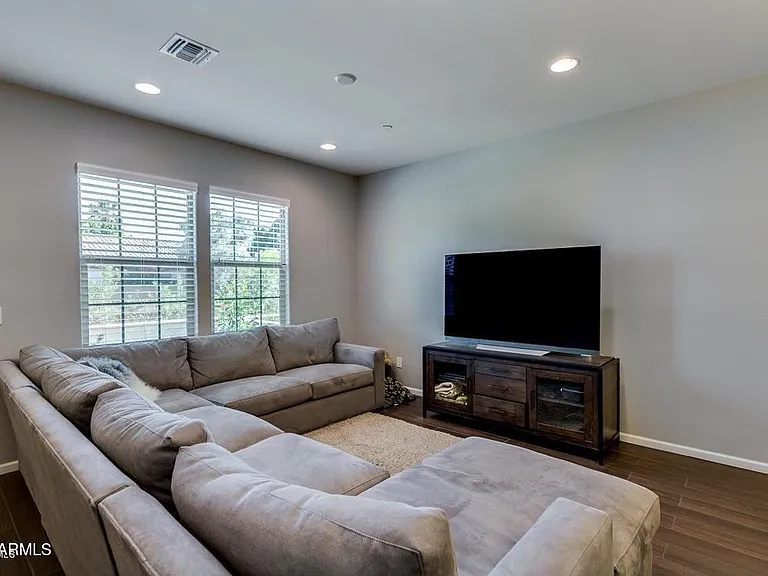 2477 W Market Pl #32 — Photo 7