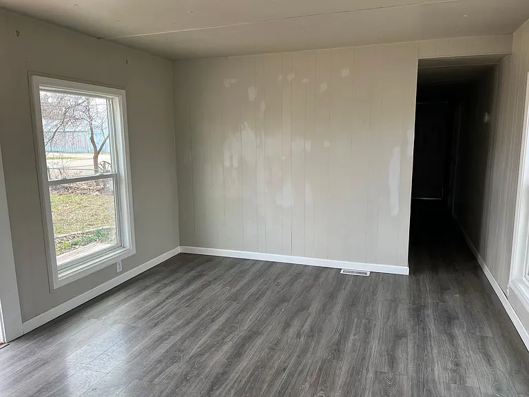 524 E Elgin St — Photo 4