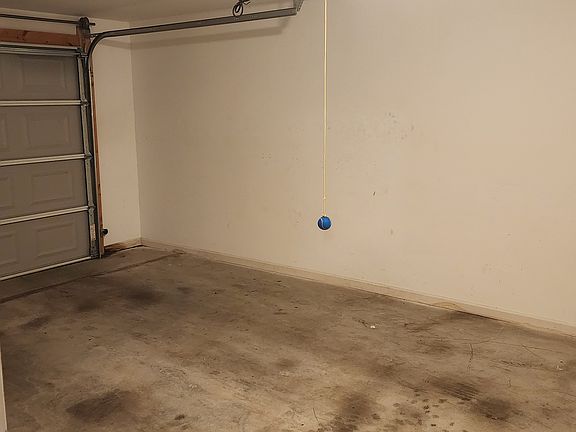 4th image of 1011 W Poplar St #11