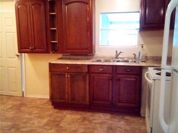 5th image of 10621 Bay Hills Cir #10621