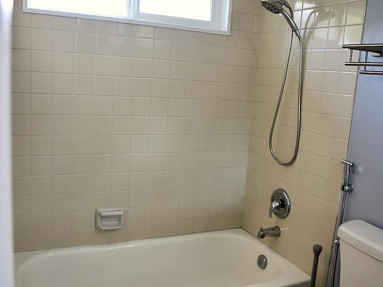 1515 E Union St #304 — Photo 32