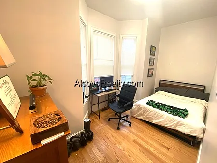 17A Putnam Ave — Photo 9