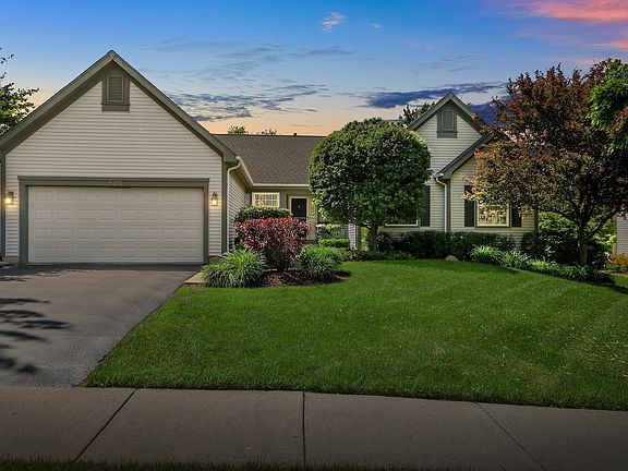 2nd image of 530 Huntington Cir