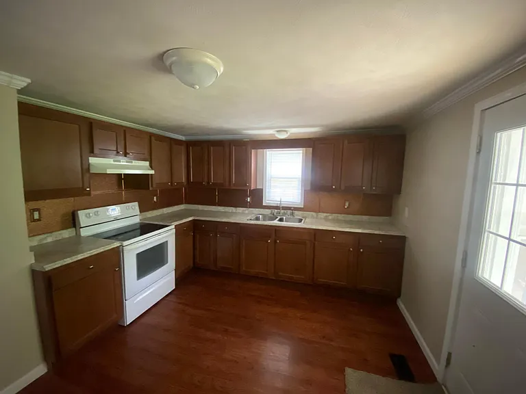 2511 Rheinhardt Ave — Photo 4