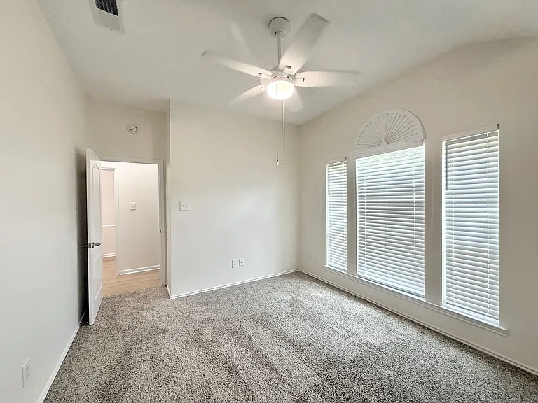236 Almond Dr — Photo 26