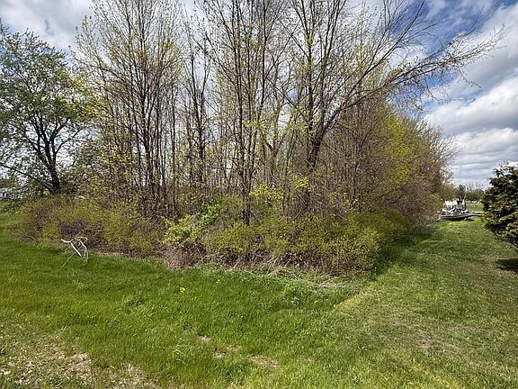 2nd image of 8235 E Sidney Rd