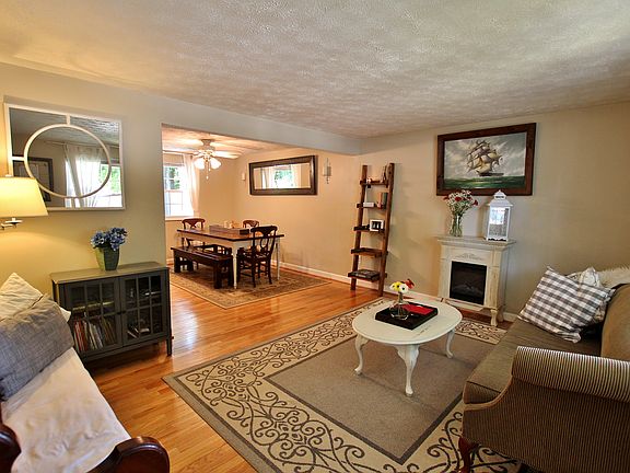 2nd image of 16004 Indus Dr