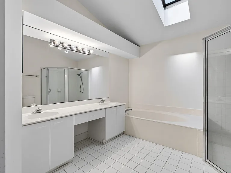 5225 Brookview Dr — Photo 22