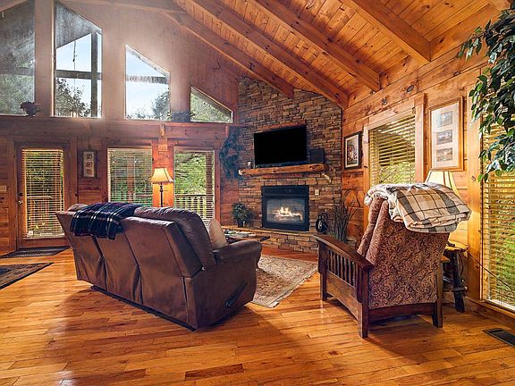 3rd image of 3022 Hatcher Mountain Rd