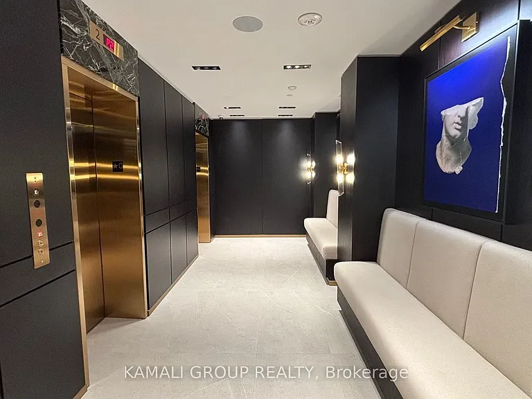 771 Yonge St #2105 — Photo 8
