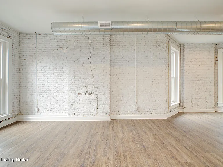 1105 S 1st St #4 — Photo 7