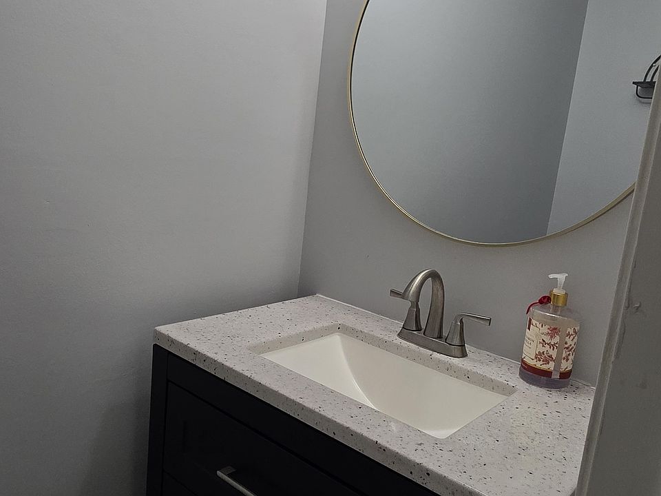 1st floor half bath / powder room