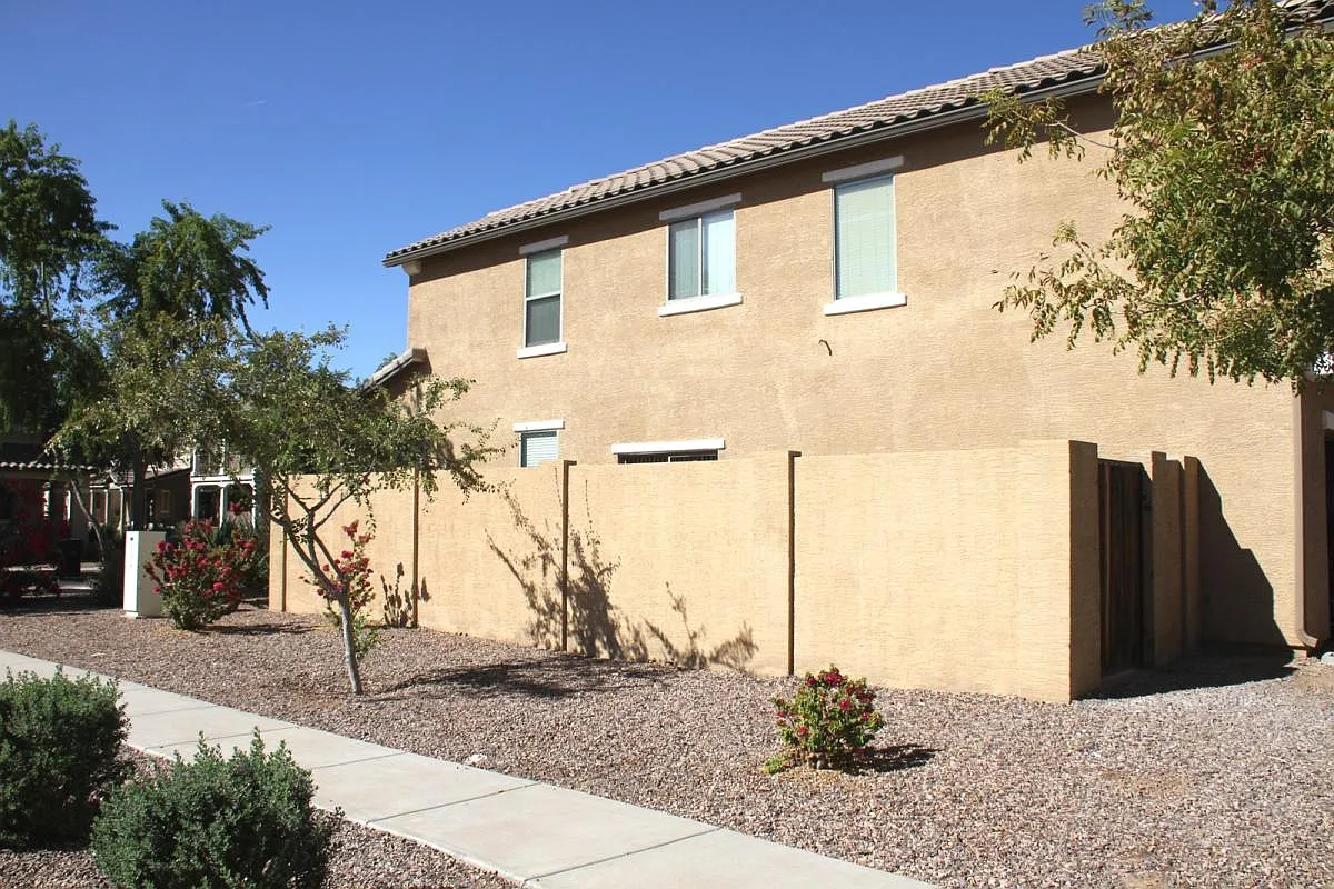 3 bed, 1564 sqft, $2,195 — Photo 4