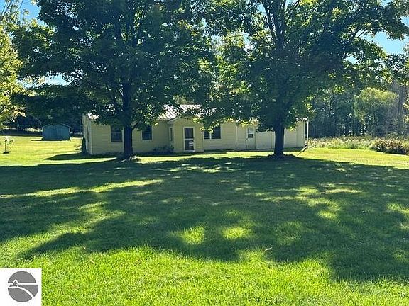 2nd image of 2032 Devlin Rd