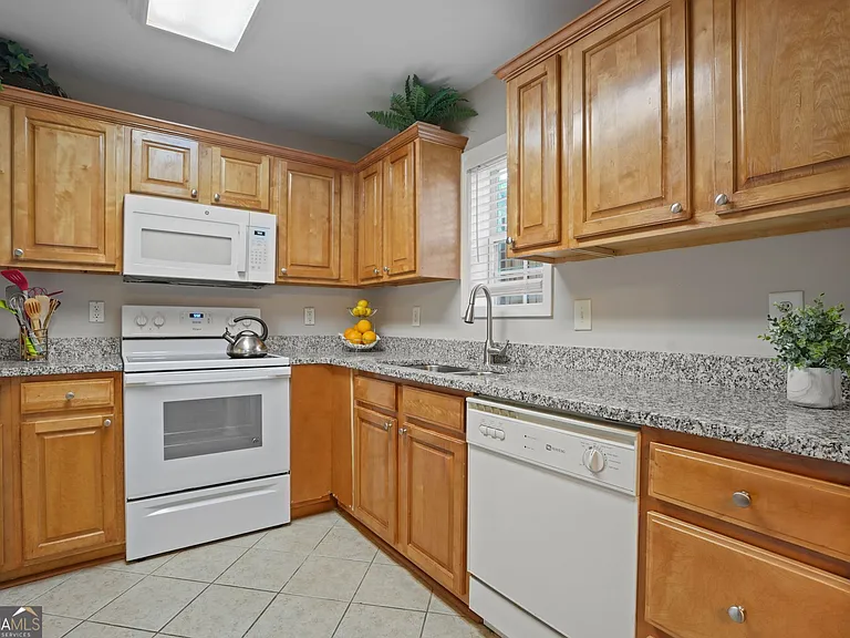 306 Summer Pl NW #MAIN — Photo 9