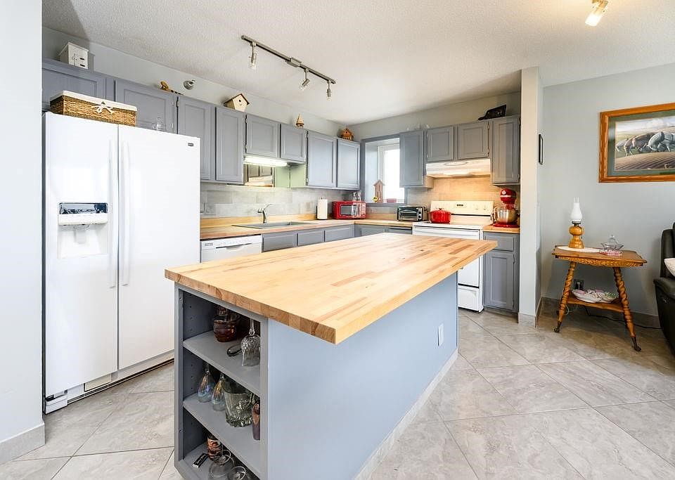 1st image of 300 Walnut St Unit 1301