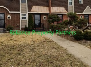 902 SW Kingscross Rd, Blue Springs, MO 64014