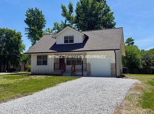 705 SW 6th St, Lees Summit, MO 64081
