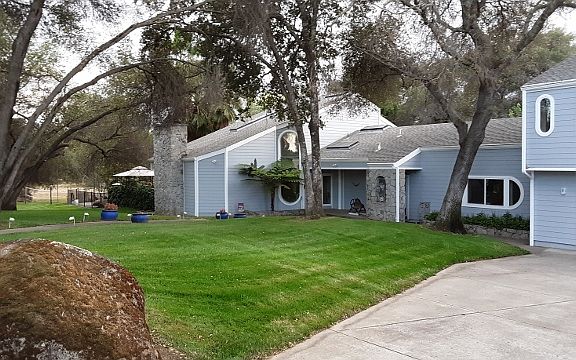 3rd image of 2750 Penny Ln