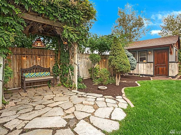 5th image of 1350 E Oasis Cir