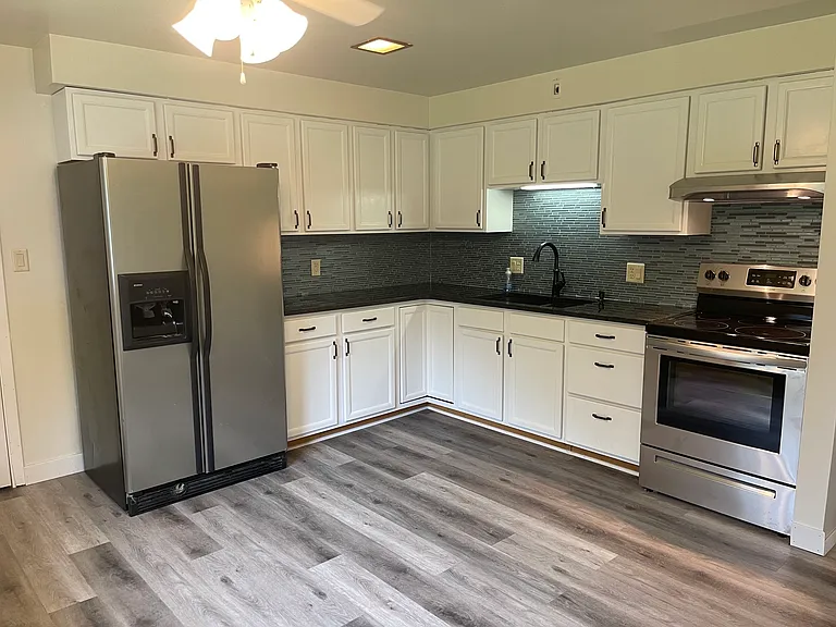 802 Sherry St #1 — Photo 3