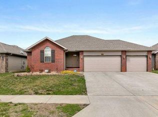 4579 W Greenridge St, Springfield, MO 65807