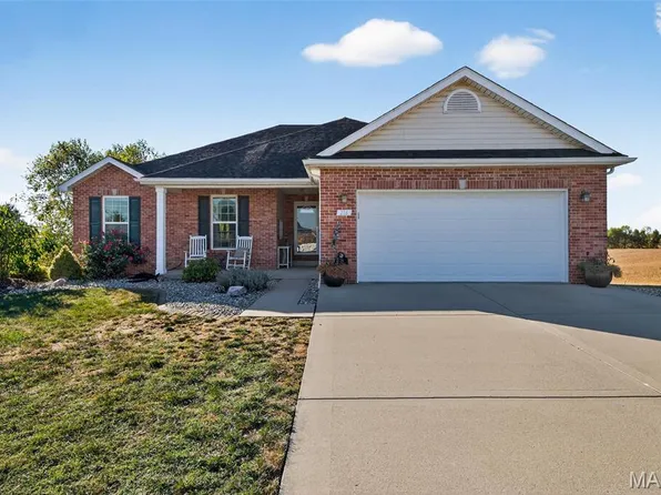 216 Sarah Ct, Waterloo, IL 62298