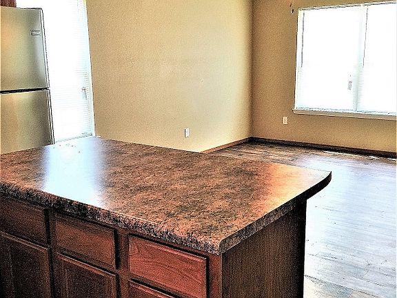 4th image of 2829 W Hillshire Dr