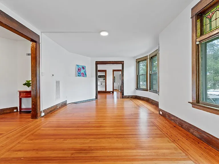 212 Maple St #1 — Photo 2