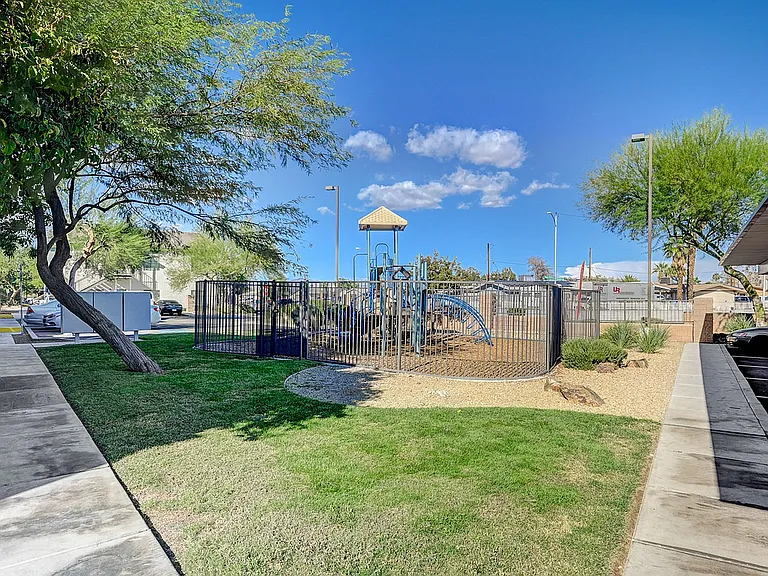 3905_Vegas Valley Dr-12