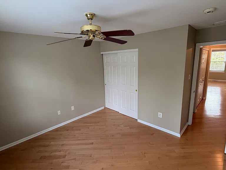 807 Breckinridge Ct — Photo 18